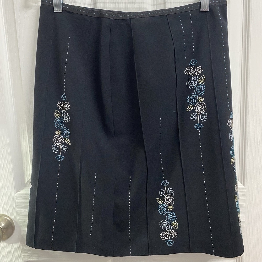LOFT Ann Taylor Black With White And Blue Flowers Sz.8 Pencil Skirt Lined
